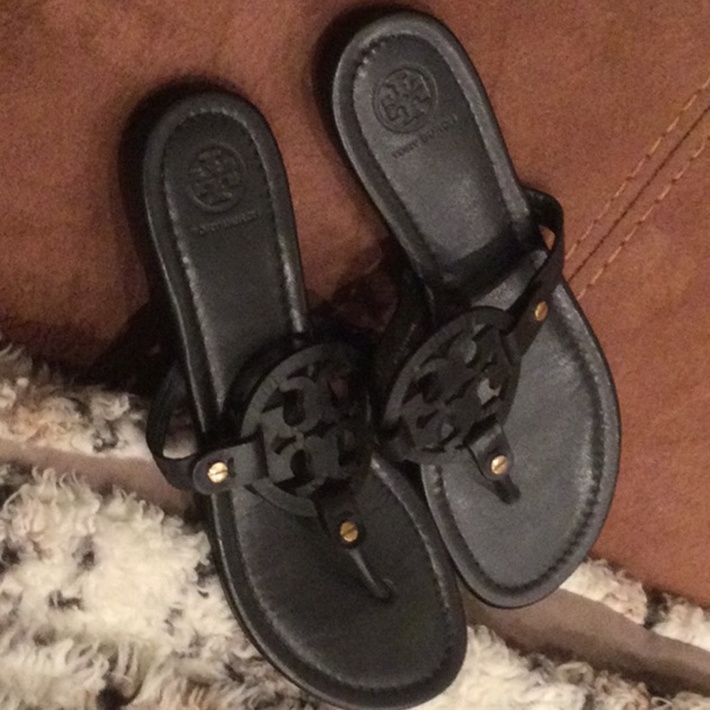 Tory Burch black leather sandals sz 8